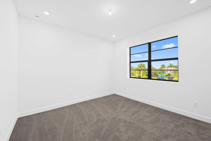Spacious, unfurnished interior of a new home in Sienna, Pembroke Pines (Image 21).
