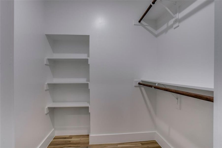 Spacious, unfurnished interior of a new home in , Dallas (Image 26).