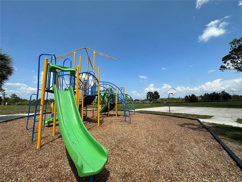 Community amenities in , Port Charlotte (Image 28).