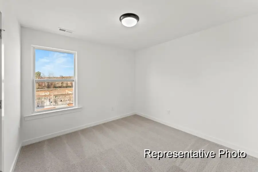 Spacious, unfurnished interior of a new home in White Oak Creek Crossing, Angier (Image 15).