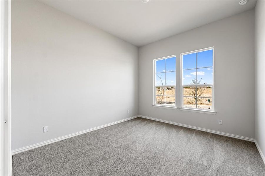 Spacious, unfurnished interior of a new home in Waterford Park, Weatherford (Image 20).