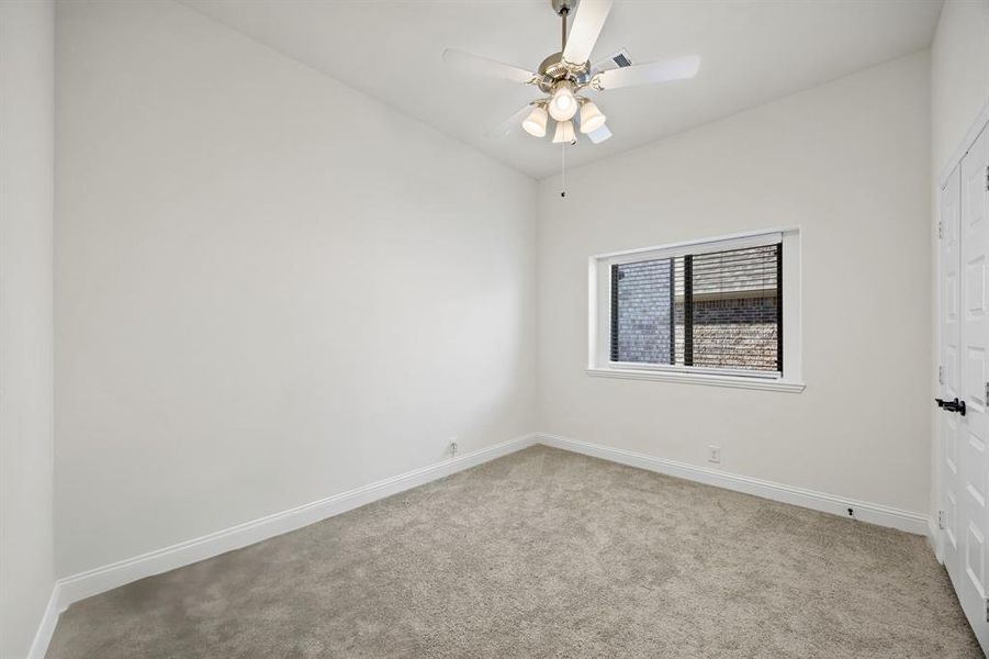 Spacious, unfurnished interior of a new home in Stone River Glen, Royse City (Image 23). Spacious, unfurnished interior of a new home in Stone River Glen, Royse City (Image 23).