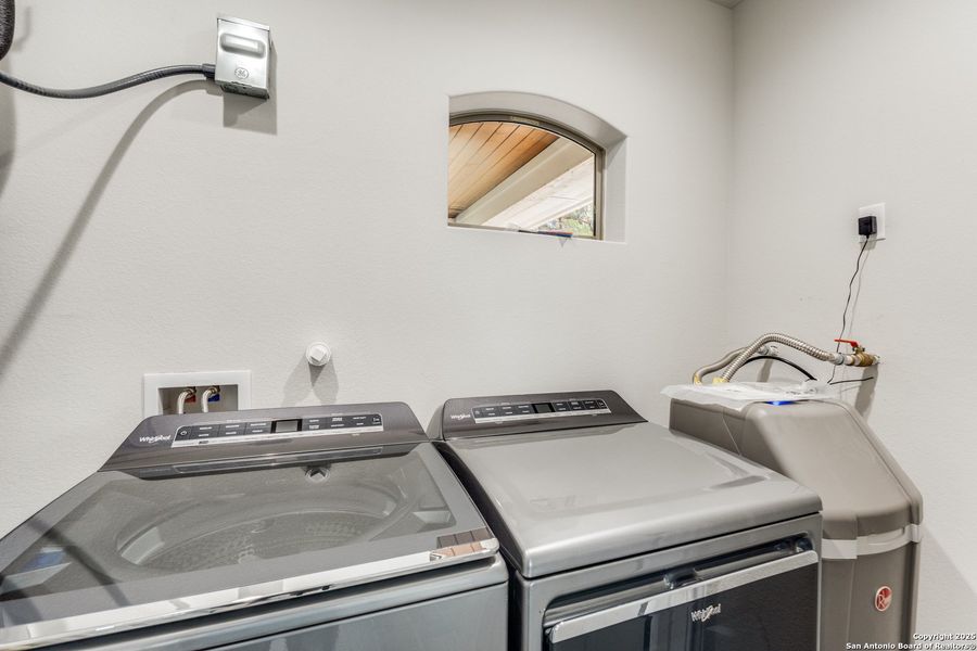 Close-up of interior finishes inside a home in , Canyon Lake (Image 17). Close-up of interior finishes inside a home in , Canyon Lake (Image 17).