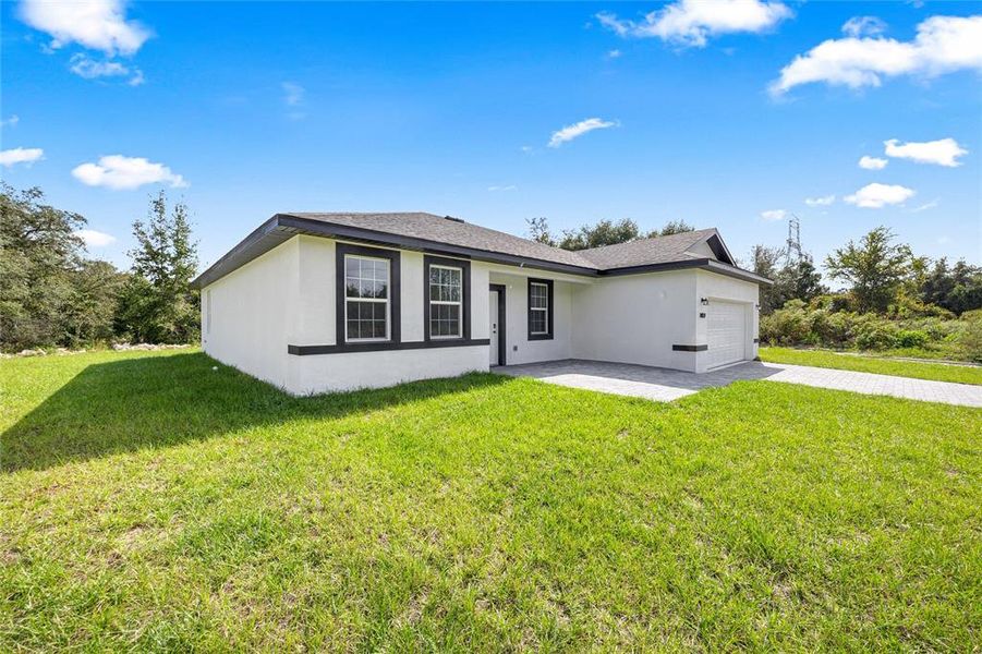 Exterior details and patio area of a home in , Ocala (Image 3).
