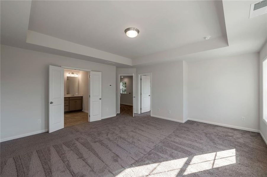 Spacious, unfurnished interior of a new home in , Calhoun (Image 9).