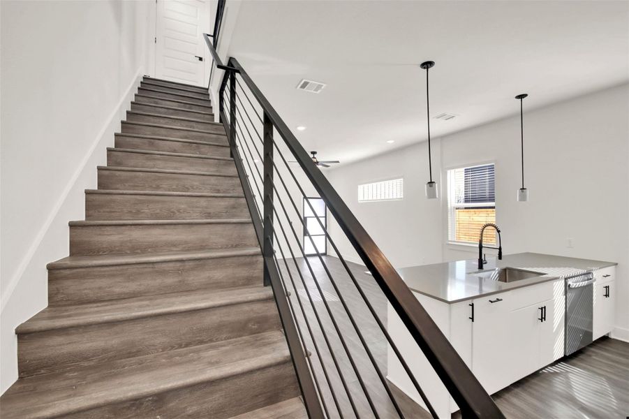 Spacious, unfurnished interior of a new home in , Austin (Image 10).