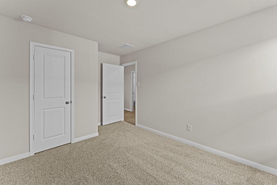 Spacious, unfurnished interior of a new home in Whisper South, San Marcos (Image 17). Spacious, unfurnished interior of a new home in Whisper South, San Marcos (Image 17).