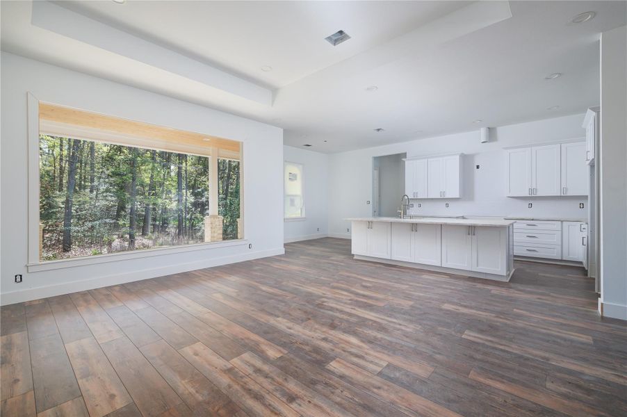 Spacious, unfurnished interior of a new home in , Huntsville (Image 10).