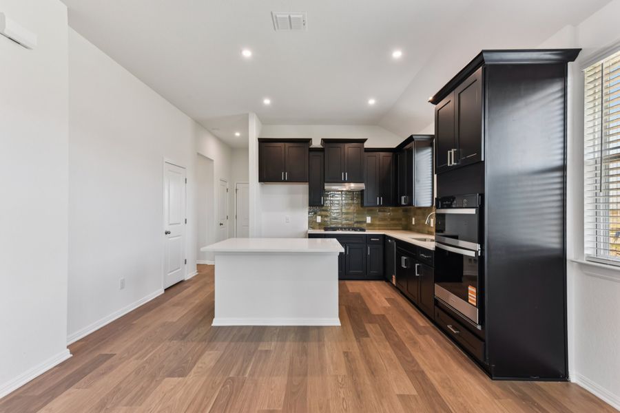 Furnished interior view inside a new home in Porter Country, Buda (Image 3).