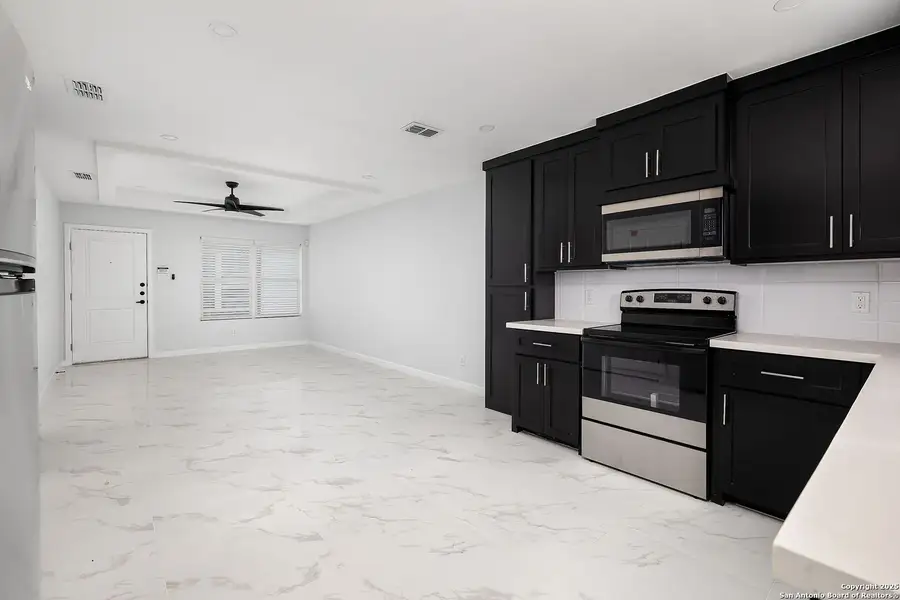 Furnished interior view inside a new home in , Weslaco (Image 14).