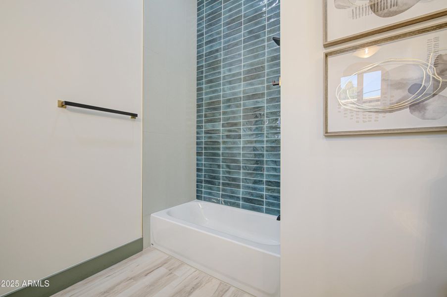 Bathroom 2-pic 2 Bathroom 2-pic 2