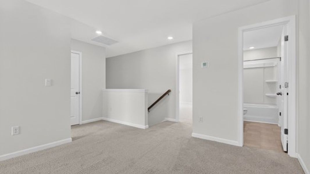 Spacious, unfurnished interior of a new home in Shahbain Reserve, Raeford (Image 21).