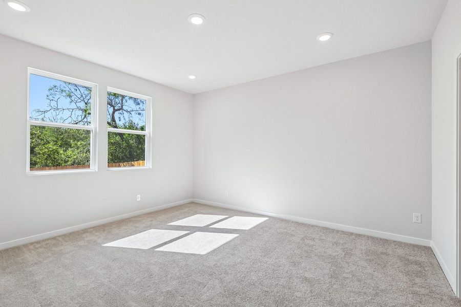 Spacious, unfurnished interior of a new home in Trinity Ranch, Elgin (Image 17).