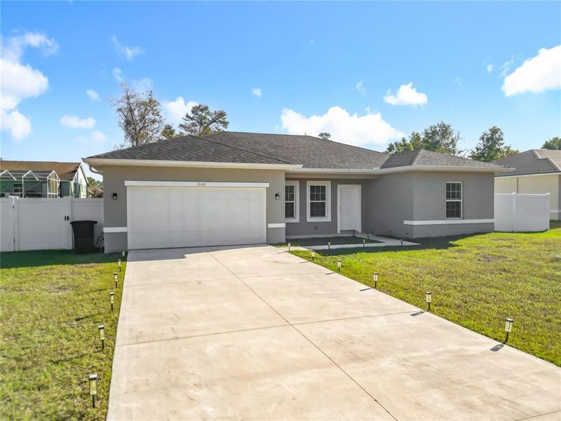 Exterior details and patio area of a home in , Ocala (Image 3).