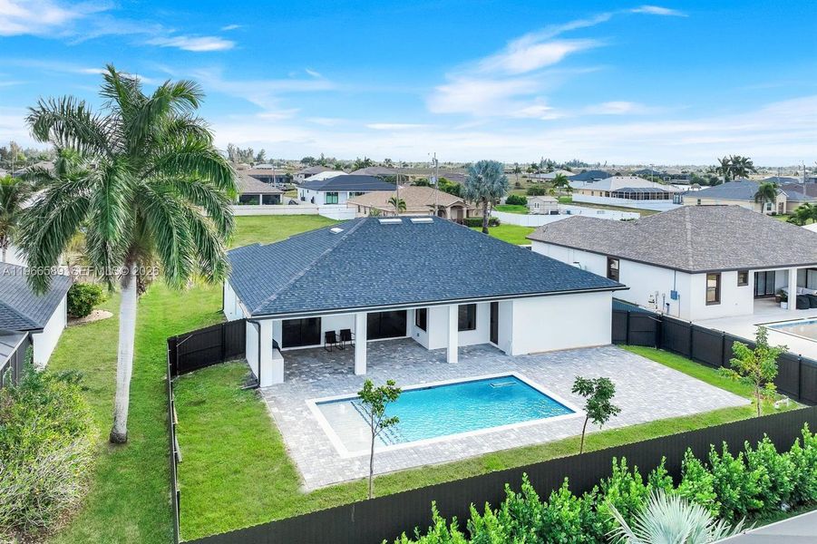 Exterior details and patio area of a home in , Cape Coral (Image 27).