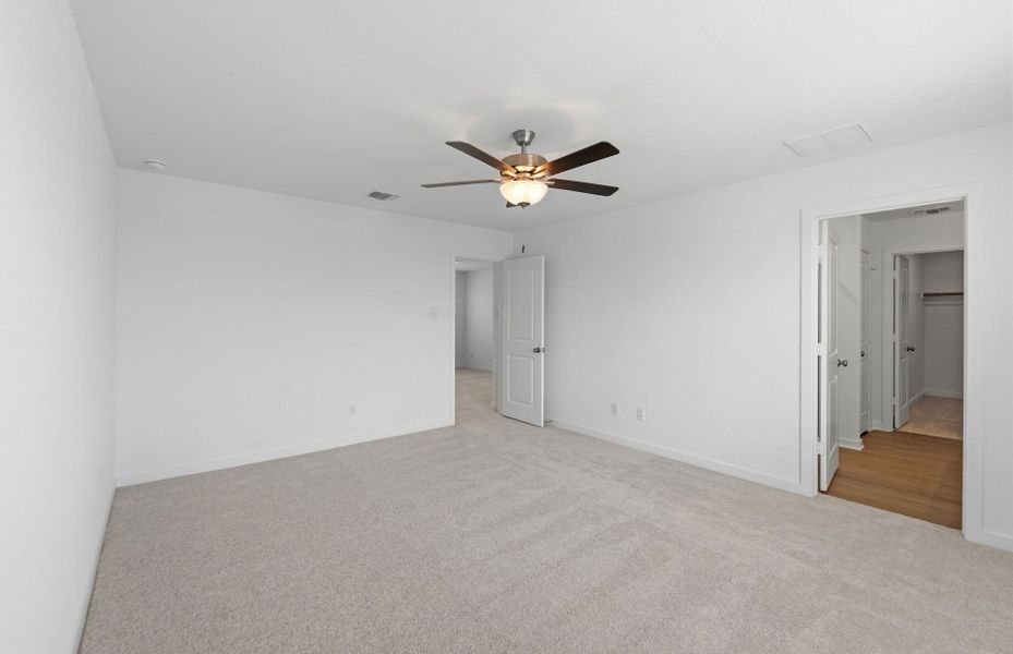Spacious, unfurnished interior of a new home in Skyview, Belton (Image 37).