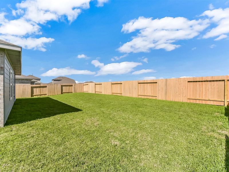 Exterior details and patio area of a home in River Ranch Meadows, Dayton (Image 31).