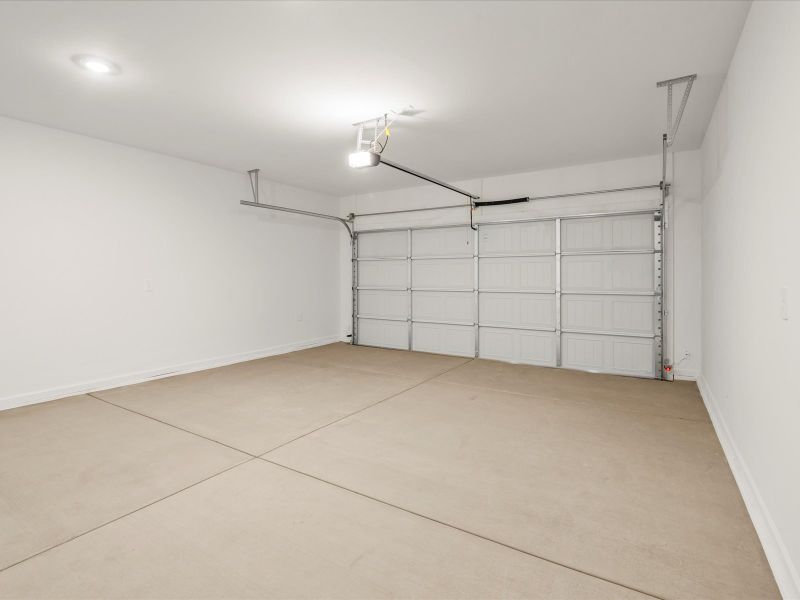 Spacious, unfurnished interior of a new home in Alamar at Rocking K, Vail (Image 12).