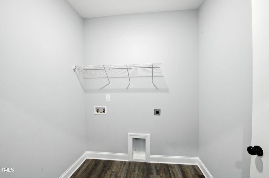 11_3901_Alpha_Ct_Bailey_NC_27807_USA-Liv