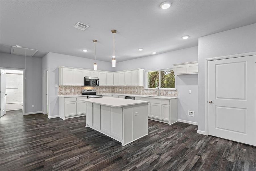 Furnished interior view inside a new home in , Rio Vista (Image 16).