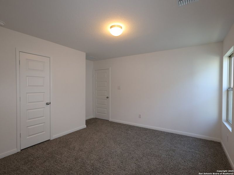 Spacious, unfurnished interior of a new home in Paloma Park, Converse (Image 15). Spacious, unfurnished interior of a new home in Paloma Park, Converse (Image 15).