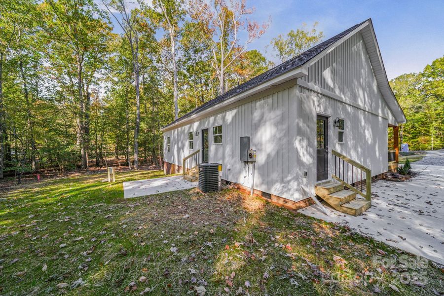 Image 29 of a home in .