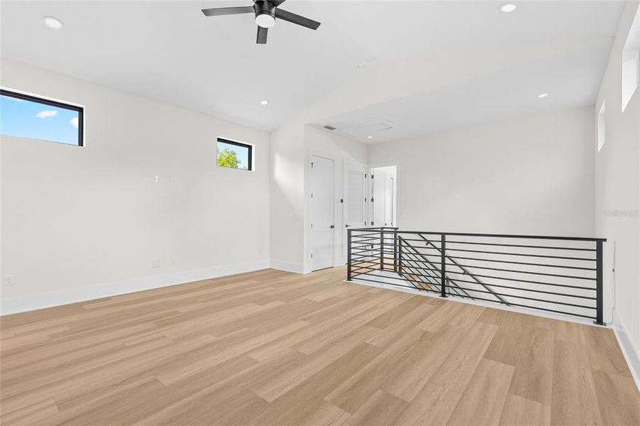 Spacious, unfurnished interior of a new home in , Safety Harbor (Image 31).
