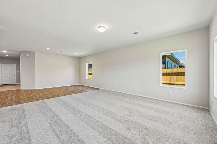 Spacious, unfurnished interior of a new home in Harrington Trails, New Caney (Image 20). Spacious, unfurnished interior of a new home in Harrington Trails, New Caney (Image 20).