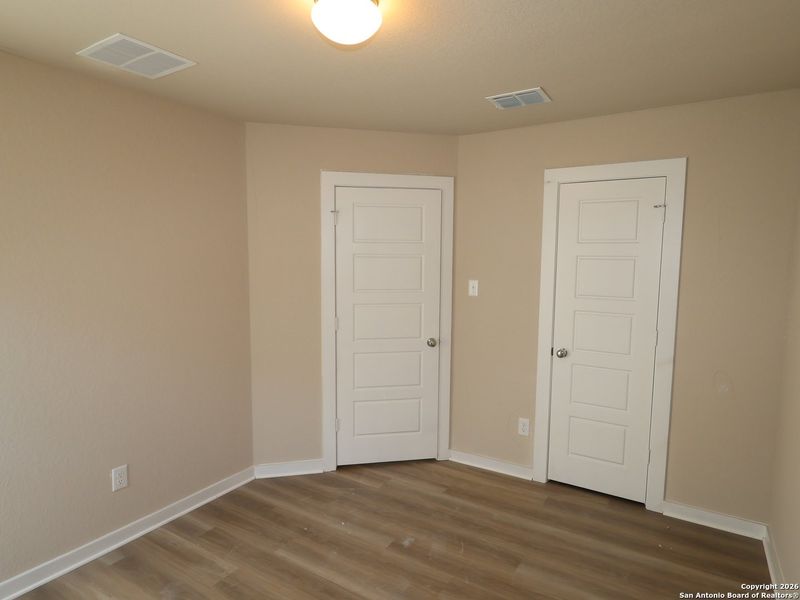 Spacious, unfurnished interior of a new home in Winding Brook, San Antonio (Image 21).