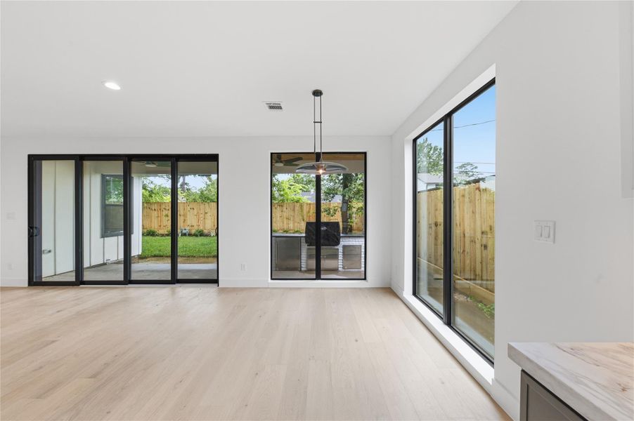 Spacious, unfurnished interior of a new home in , Houston (Image 25).