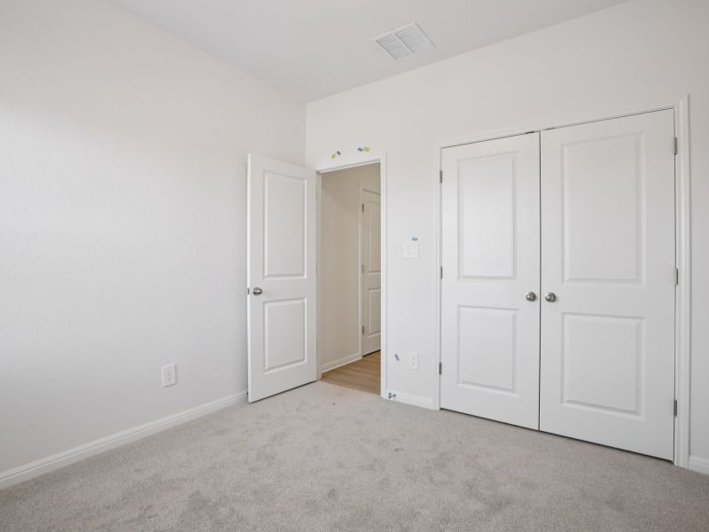 Spacious, unfurnished interior of a new home in Prairie Winds - Reserve Collection, Hutto (Image 17).