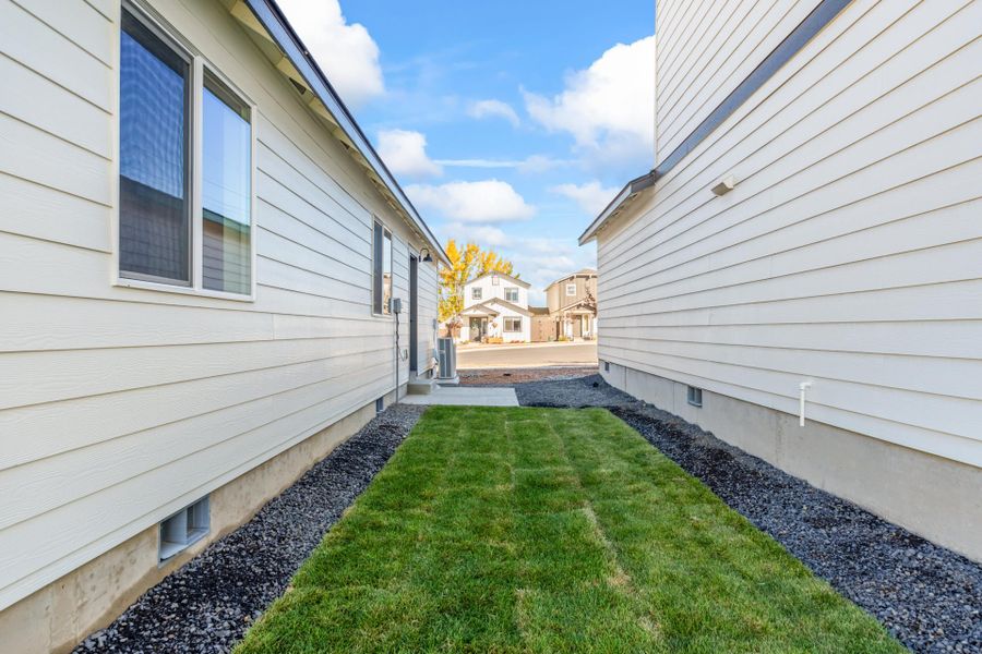 Exterior details and patio area of a home in Feather Ridge, Redmond (Image 4).