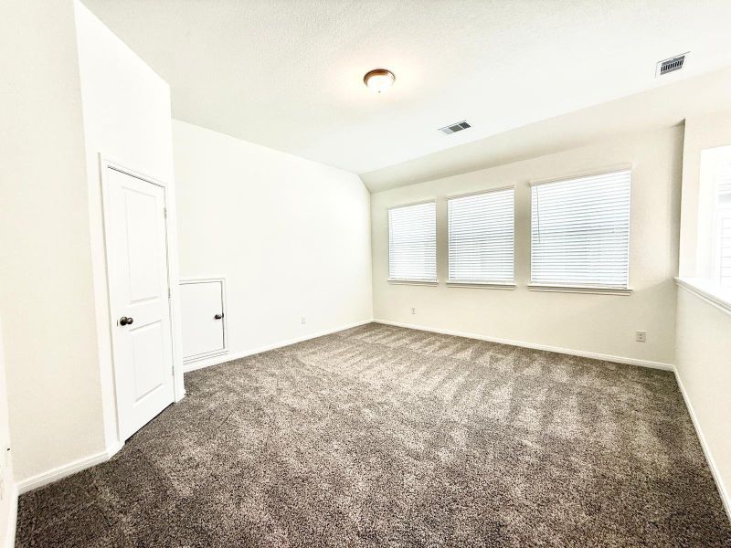 Spacious, unfurnished interior of a new home in , Montgomery (Image 17).