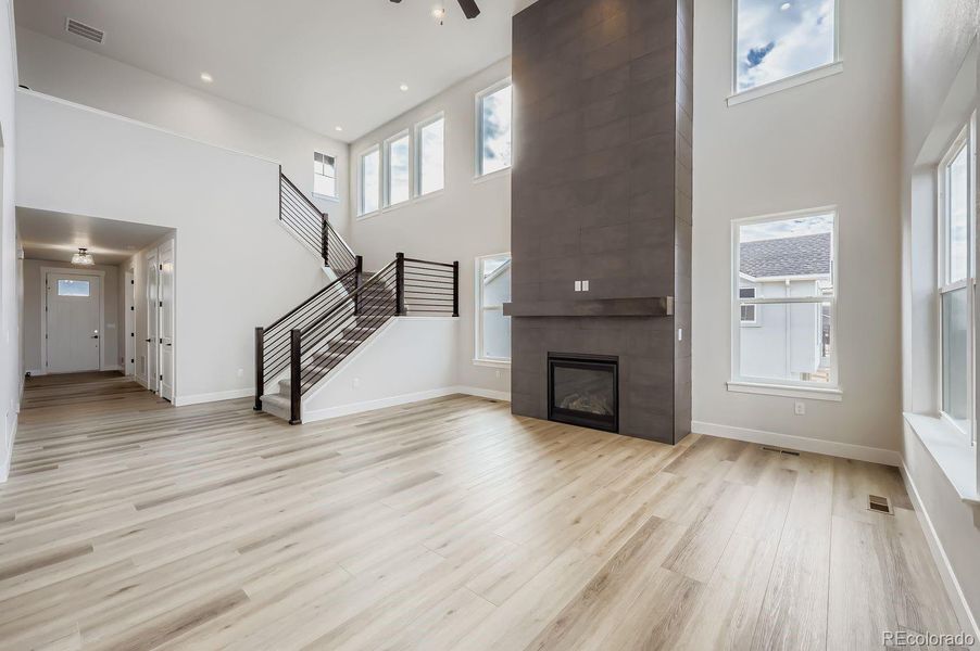 Spacious, unfurnished interior of a new home in Timber Ridge, Colorado Springs (Image 26).