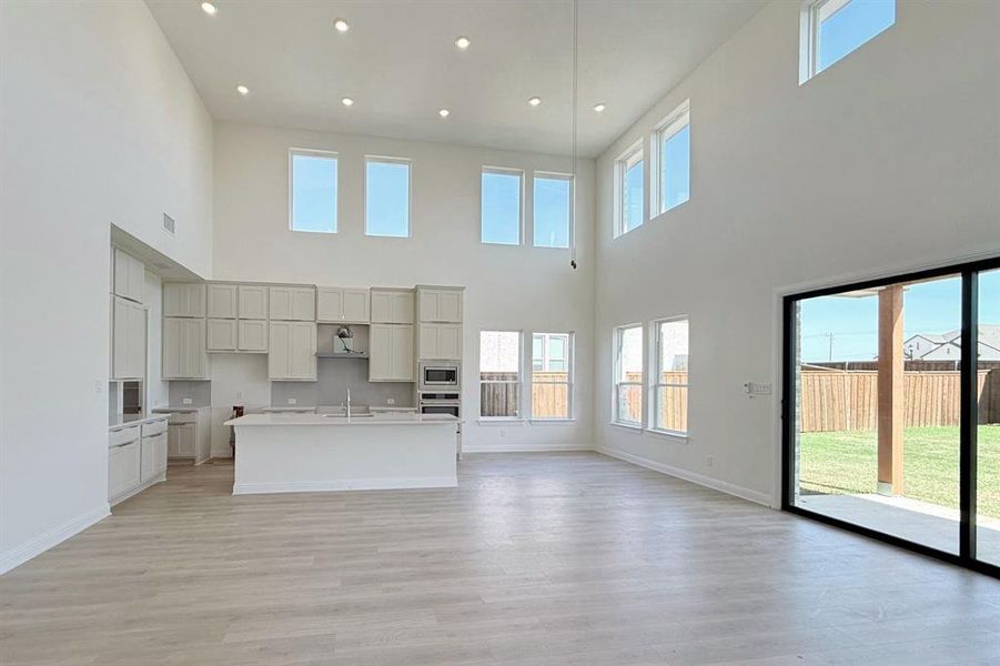 Spacious, unfurnished interior of a new home in Polo Ridge, Mesquite (Image 19).
