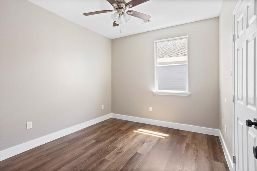 Spacious, unfurnished interior of a new home in , San Leon (Image 19).