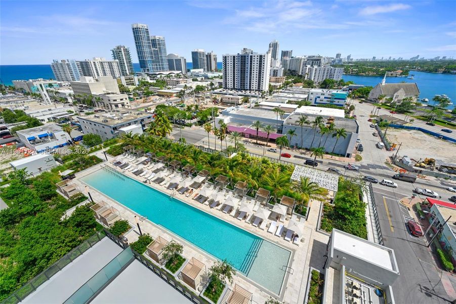 Condo located in Miami Beach, FL showcasing its design and architecture (Image 22).