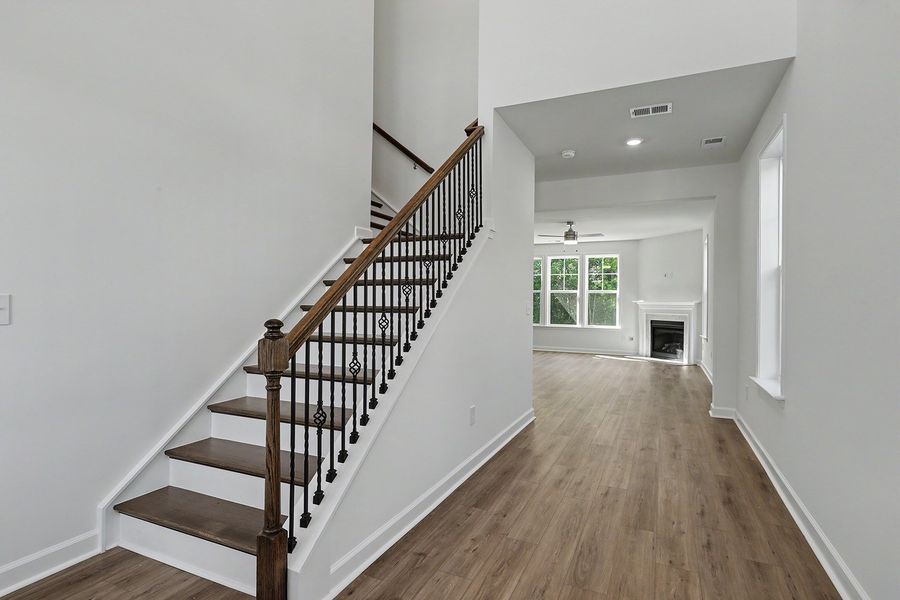Spacious, unfurnished interior of a new home in Arcadia, Myrtle Beach (Image 19).
