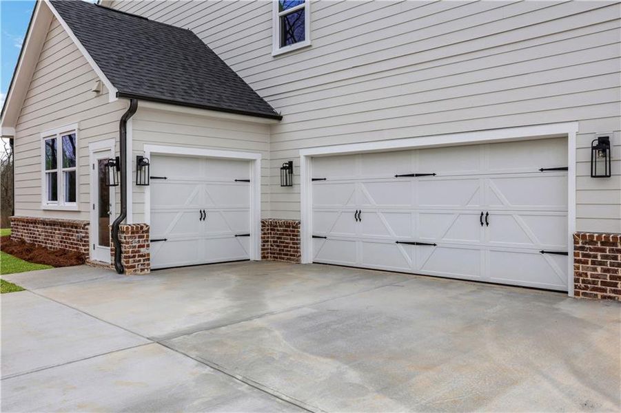 Exterior details and patio area of a home in Acacia, Cumming (Image 28).