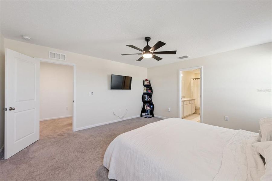 Furnished interior view inside a new home in Hills of Minneola, Minneola (Image 12).