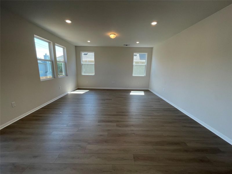 Spacious, unfurnished interior of a new home in Covered Bridge, Hutto (Image 13). Spacious, unfurnished interior of a new home in Covered Bridge, Hutto (Image 13).