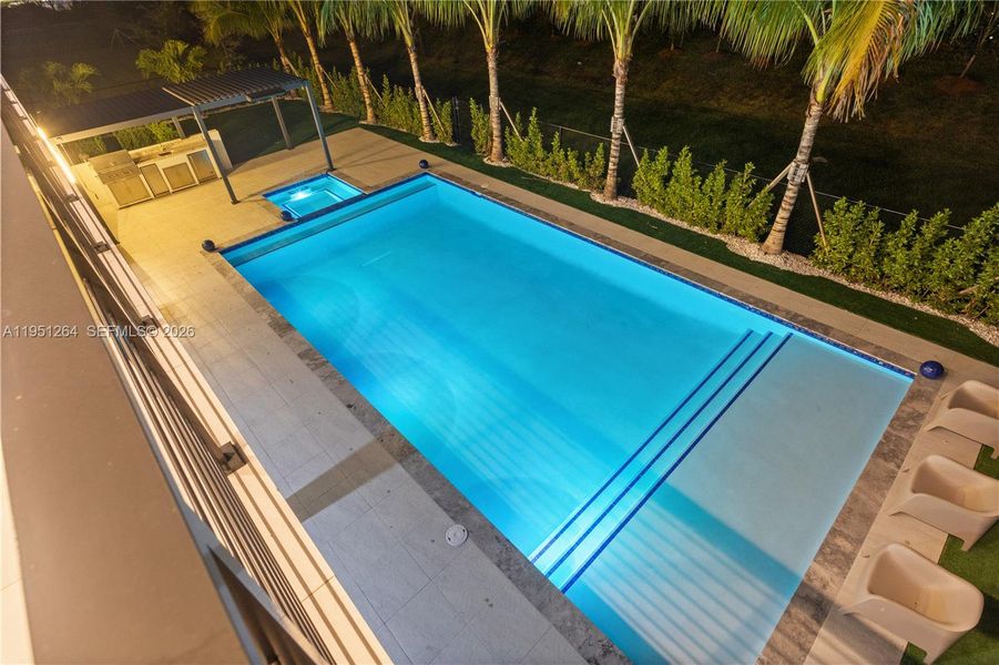 Community amenities in , Weston (Image 85).