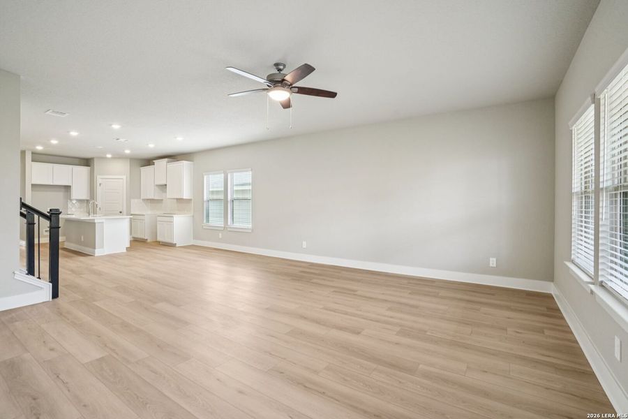Spacious, unfurnished interior of a new home in Lark Canyon, New Braunfels (Image 49).