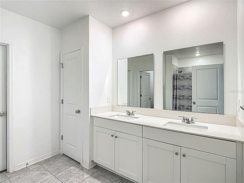 Furnished interior view inside a new home in , Haines City (Image 5).