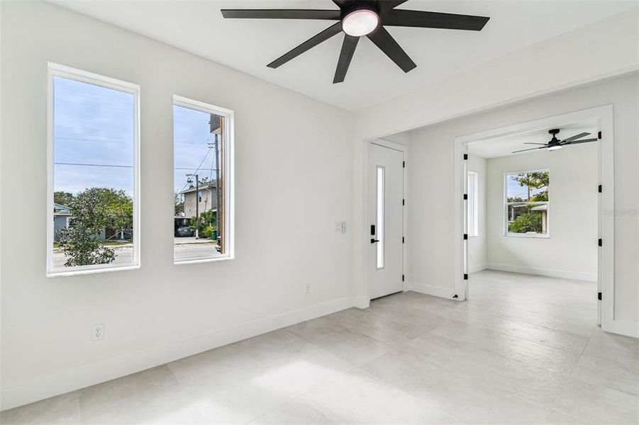 Spacious, unfurnished interior of a new home in , Tampa (Image 26).