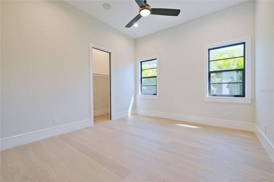 Spacious, unfurnished interior of a new home in , Bradenton (Image 45).