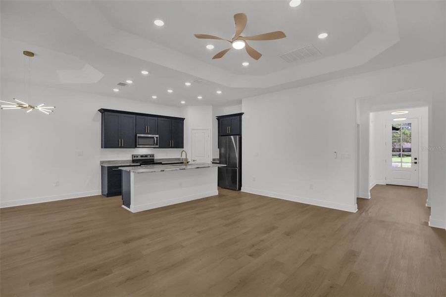 Spacious, unfurnished interior of a new home in , Deland (Image 18).