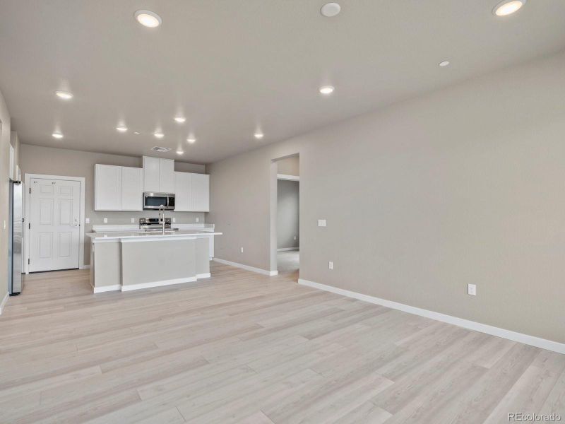 Spacious, unfurnished interior of a new home in Gateway Commons, Denver (Image 16).