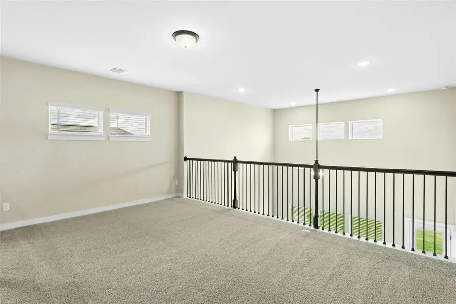 Spacious, unfurnished interior of a new home in East View Farms, Georgetown (Image 19).