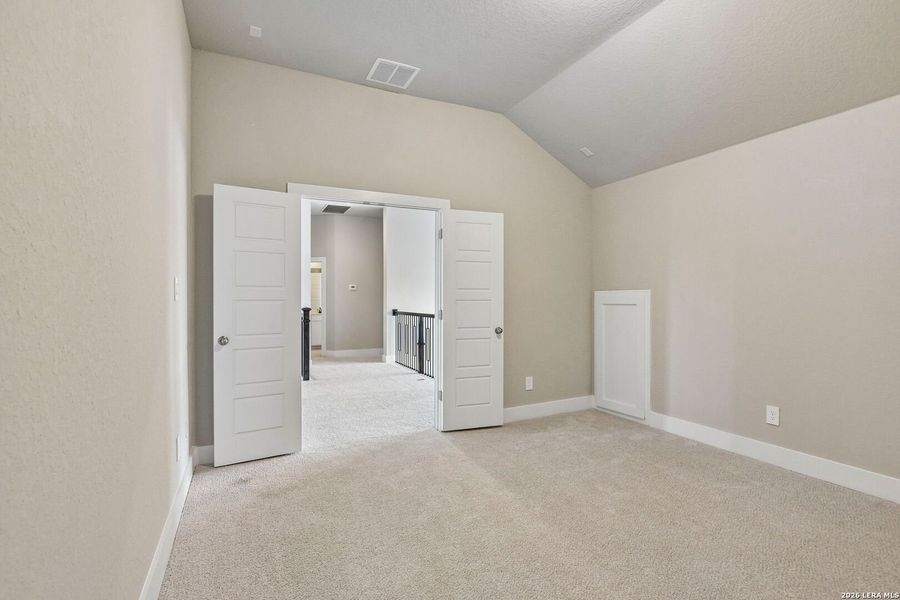 Spacious, unfurnished interior of a new home in Fox Falls, Boerne (Image 19). Spacious, unfurnished interior of a new home in Fox Falls, Boerne (Image 19).